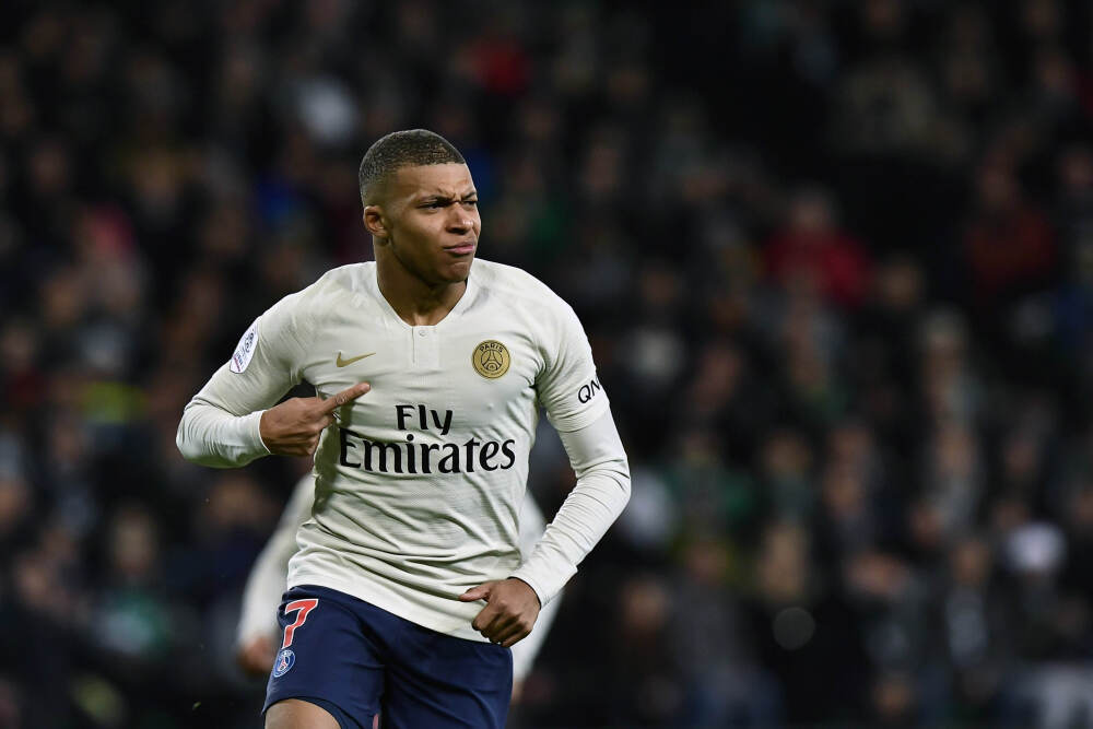 TA：梅西2000万年薪只占工资帽74万，迈阿密还剩1个指定球员名额